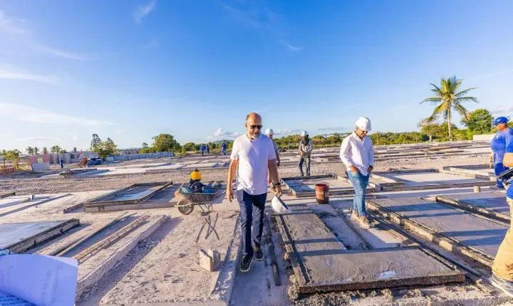 No dia de seu aniversário, prefeito Robério apresenta obras de cerca de 500 casas do Minha Casa, Minha Vida