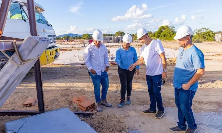 No dia de seu aniversário, prefeito Robério apresenta obras de cerca de 500 casas do Minha Casa, Minha Vida