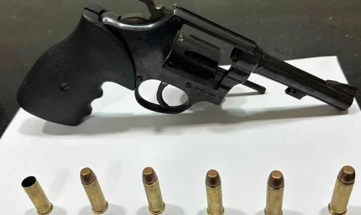 Operações da CIPE-MA em Itabela resultam em três detidos e apreensão de drogas, arma e veículo  