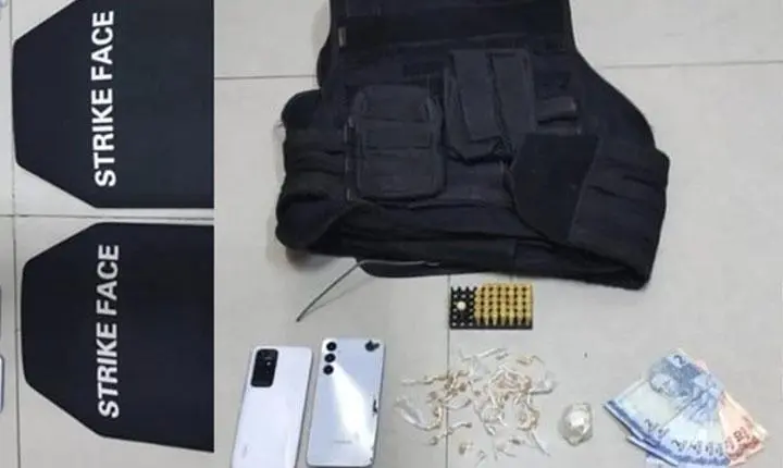 Operações da CIPE-MA em Itabela resultam em três detidos e apreensão de drogas, arma e veículo  