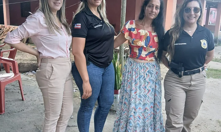 Polícia Civil realiza palestra sobre violência contra a mulher na comunidade cigana de Porto Seguro