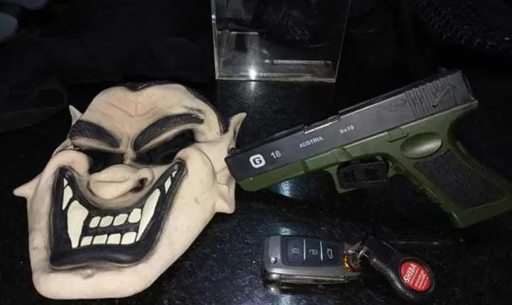 Polícia Militar  recupera veículo com restrição de roubo e apreende simulacro de arma de fogo em Eunápolis