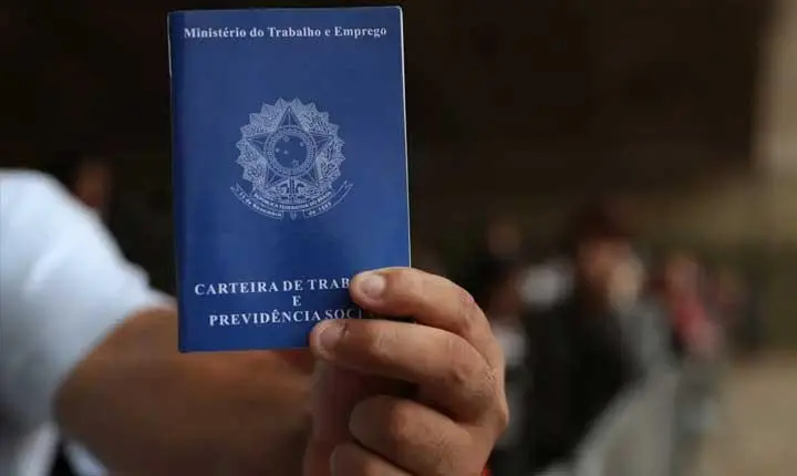 Porto Seguro e Cabrália estão entre as cinco cidades que mais geraram empregos na Bahia em maio; Confira
