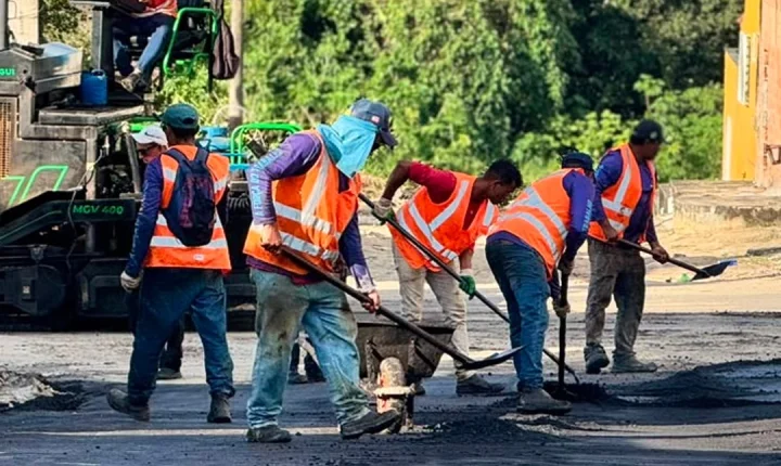 Prefeitura acelera pavimentação no Dinah Borges e Alto da Boa Vista e avança com novas frentes de obras; Veja