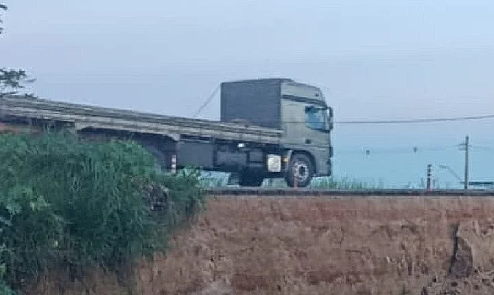 Prefeitura de Mascote cobra providência urgente do DNIT após rompimento parcial na BR-101, km 615
